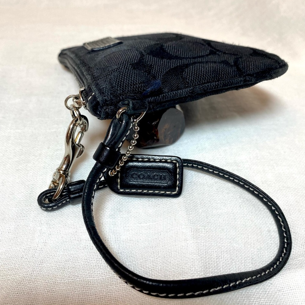 Coach Black Signature Jacquard Wristlet - Picture 8 of 12
